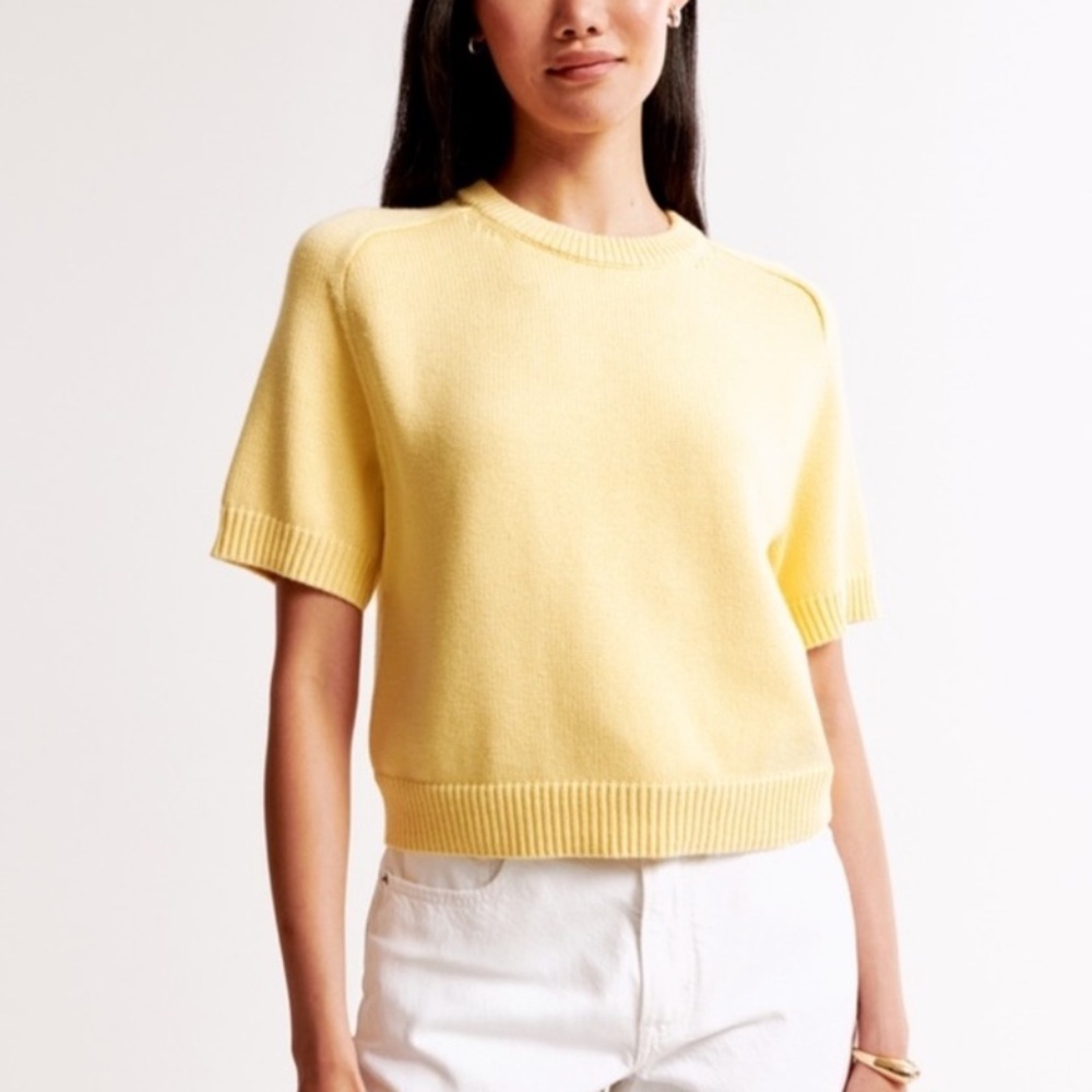 Abercrombie & Fitch Madeline Crew Neck Yellow Sweater Tee Size Small - Picture 2 of 9